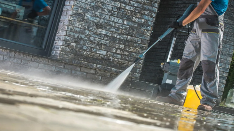 Hiring Pressure Washing Services in Arvada, CO, is a Great Way to Clean Your Siding